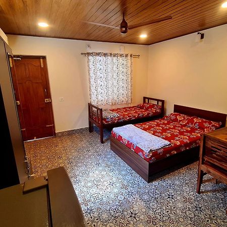 Sunny Smiles Homestay Mangalor Kültér fotó