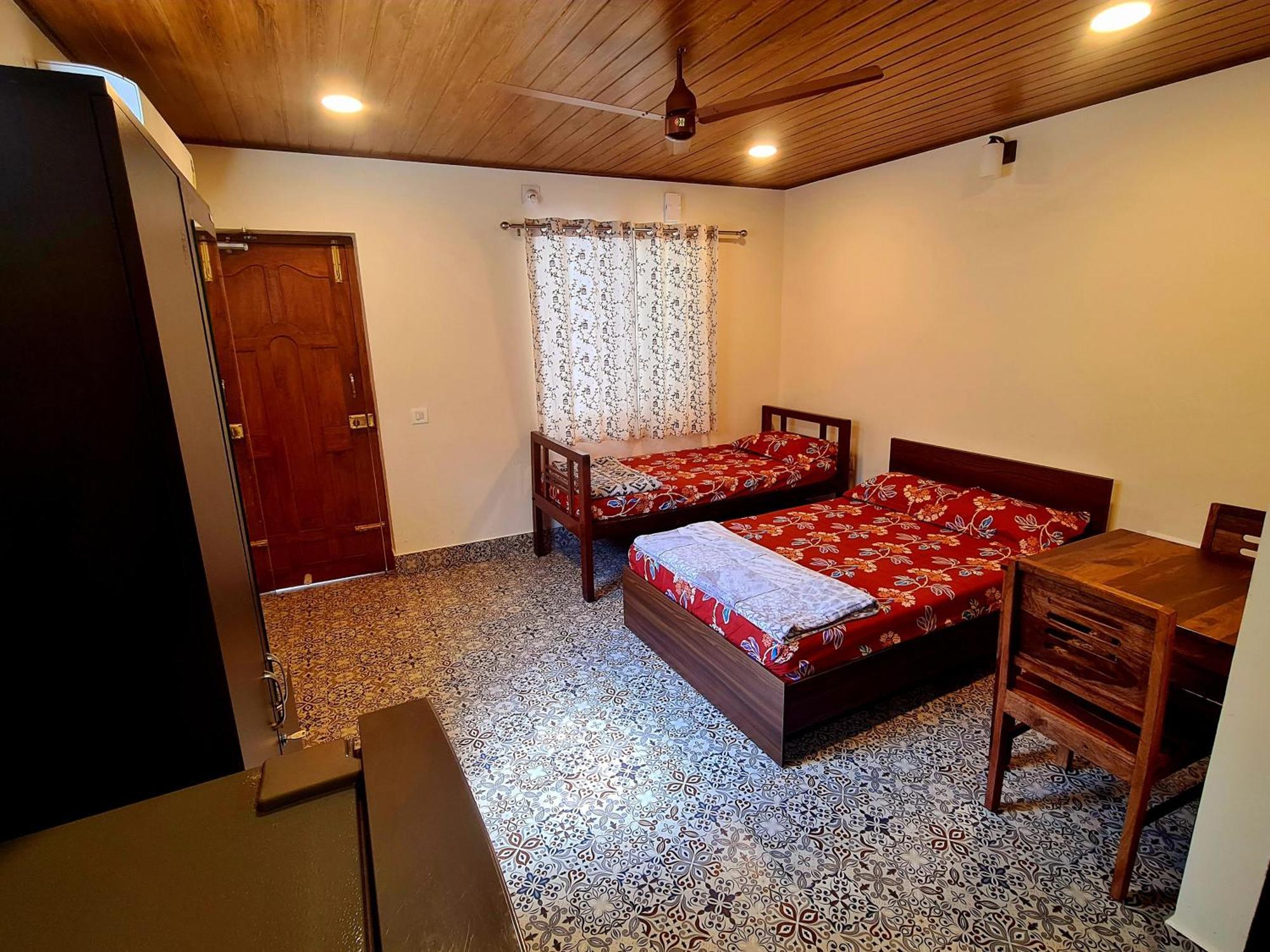 Sunny Smiles Homestay Mangalor Kültér fotó